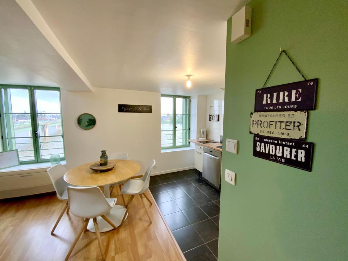 La Vue Loire Appartement Saint-Denis-de lʼHôtel エクステリア 写真