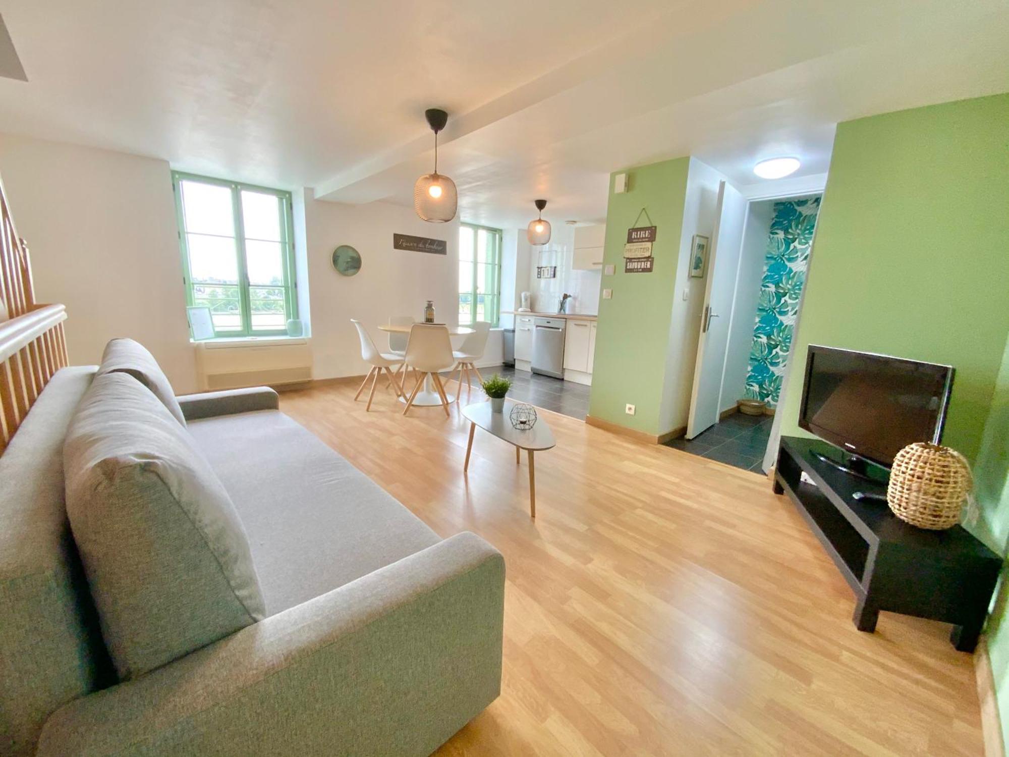 La Vue Loire Appartement Saint-Denis-de lʼHôtel エクステリア 写真